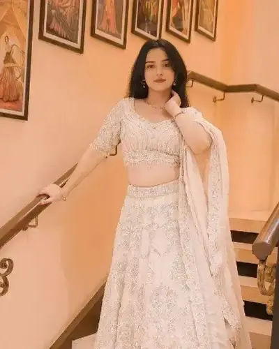 Escort Omalur